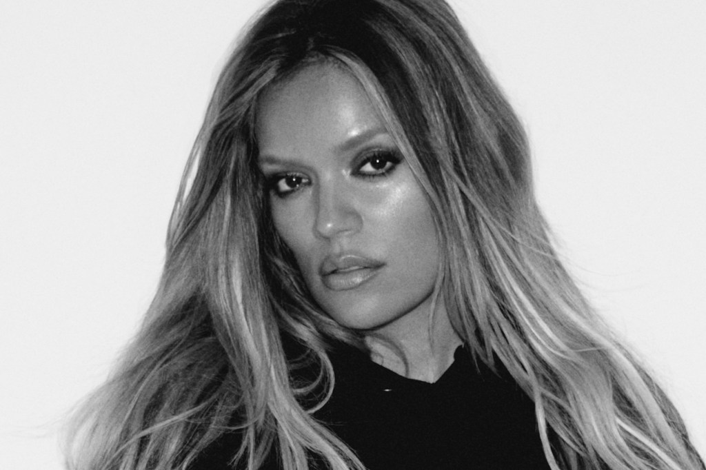Karol G выпустила альбом No Me Arrepiento de Sentir Tanto с Drake и Bruno Mars