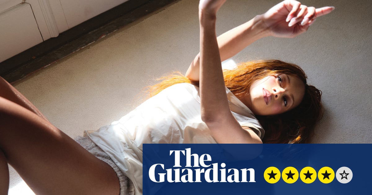 Ravyn Lenae выпустила Blue Island после хита Love Me Not
