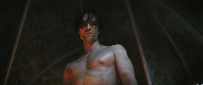 Warner Bros. отложила «Бэтмен. Часть II» и анонсировала новый фильм Abrams в 2027 году