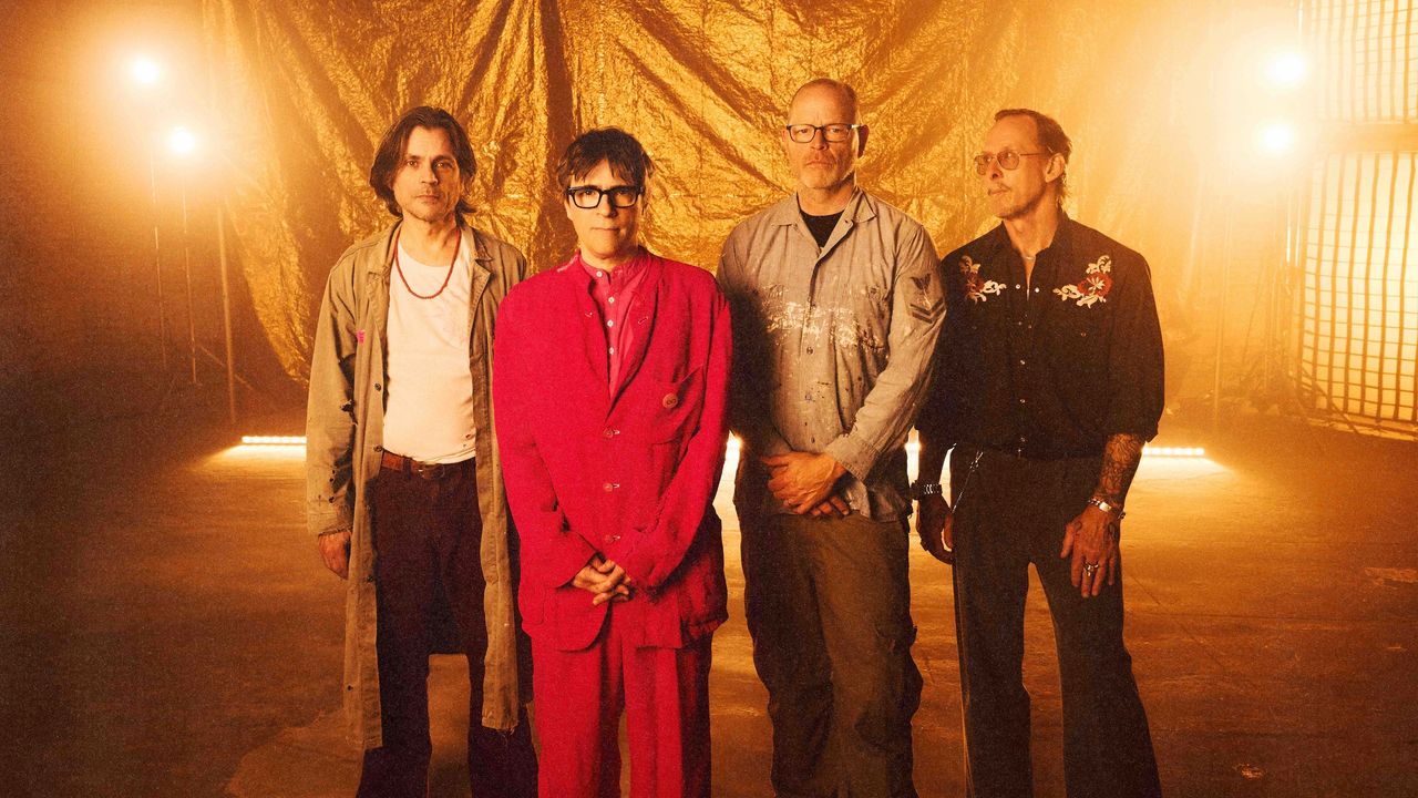 Weezer выпустили клип «C.E.O.» с Тони Хоуком и Кристофером Минц-Плассе