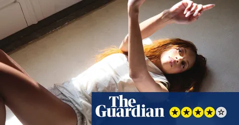 Ravyn Lenae выпустила Blue Island после хита Love Me Not