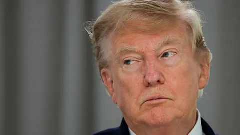 Хаберман и Суон выпустили хронику второго срока Трампа «Regime Change»