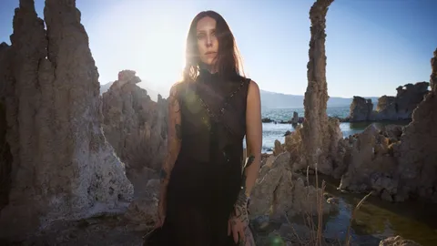 Chelsea Wolfe анонсировала новый альбом The Dark и тур на 2026 год